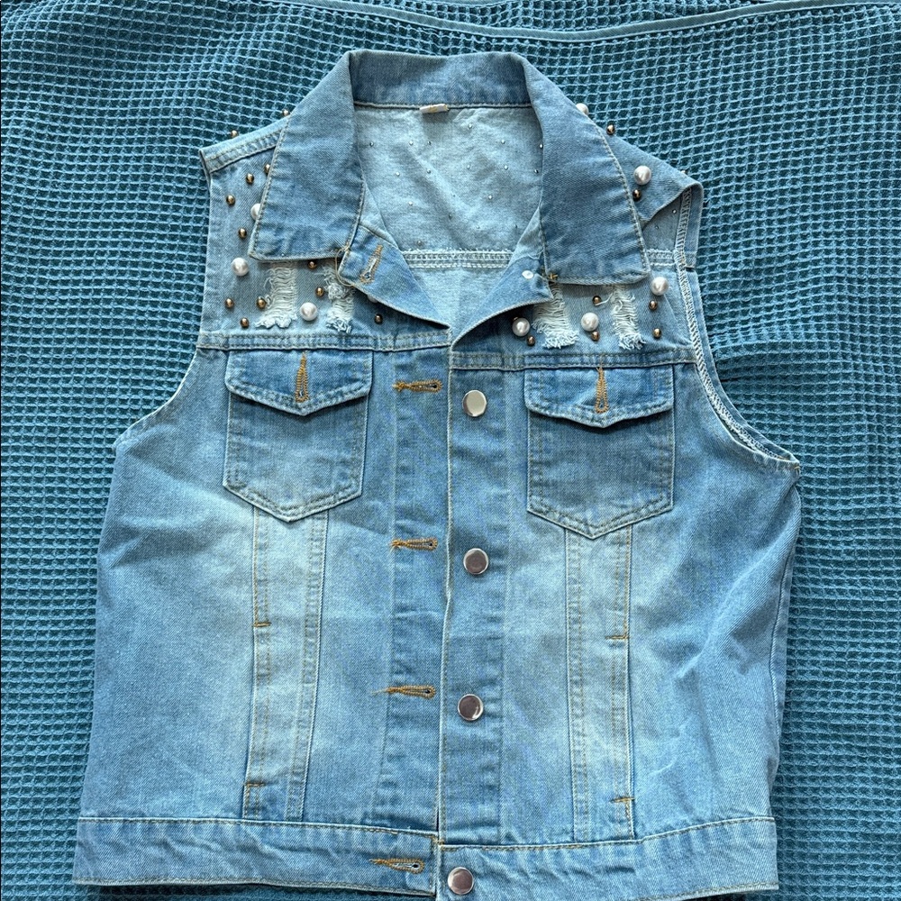 Studded Light Wash Denim Vest - Blue